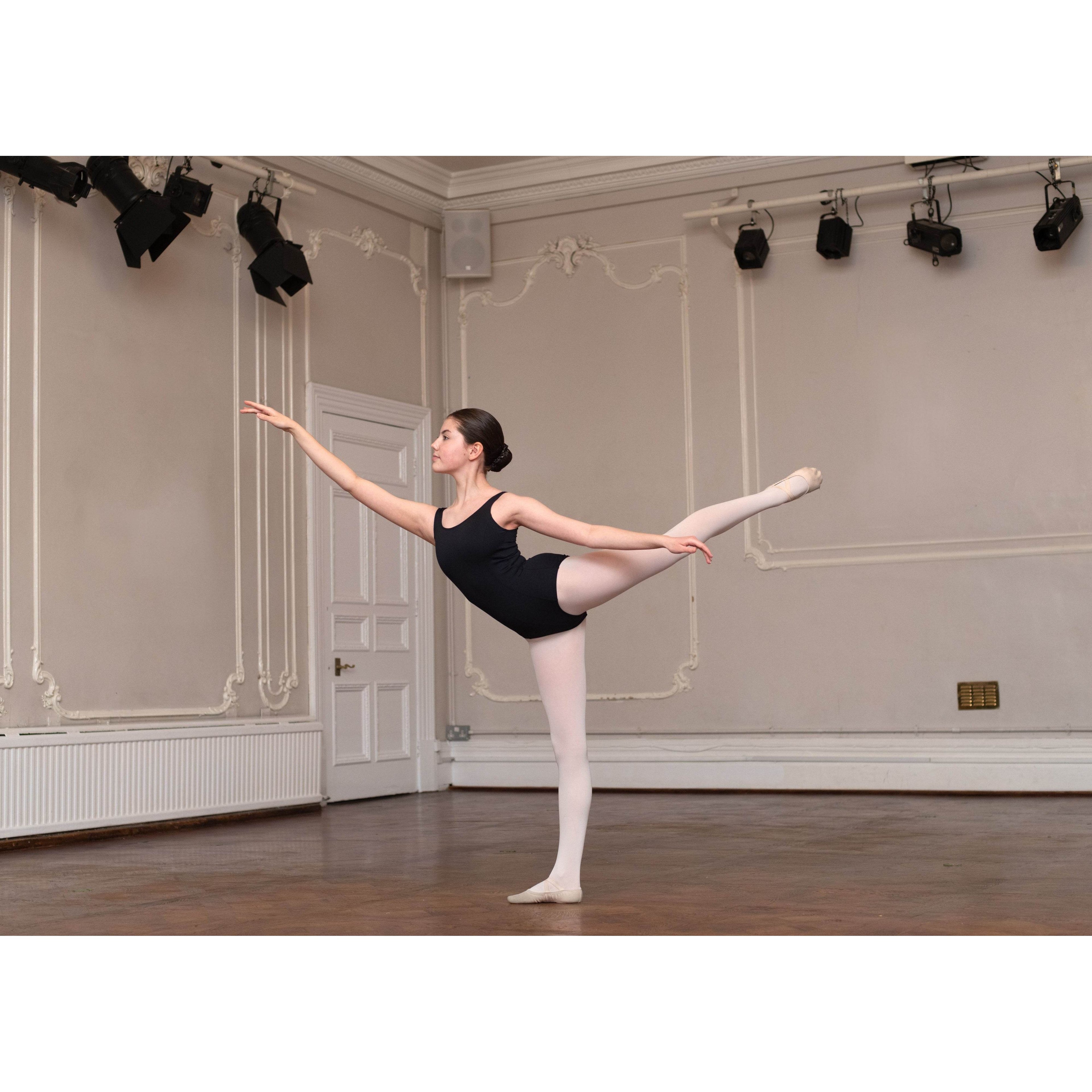 Ballet Conditioning & Pointe | Age: 11-16y | Friday at 18:30-20:00| MH - Knightsbridge - Trial Class - Dakoda&