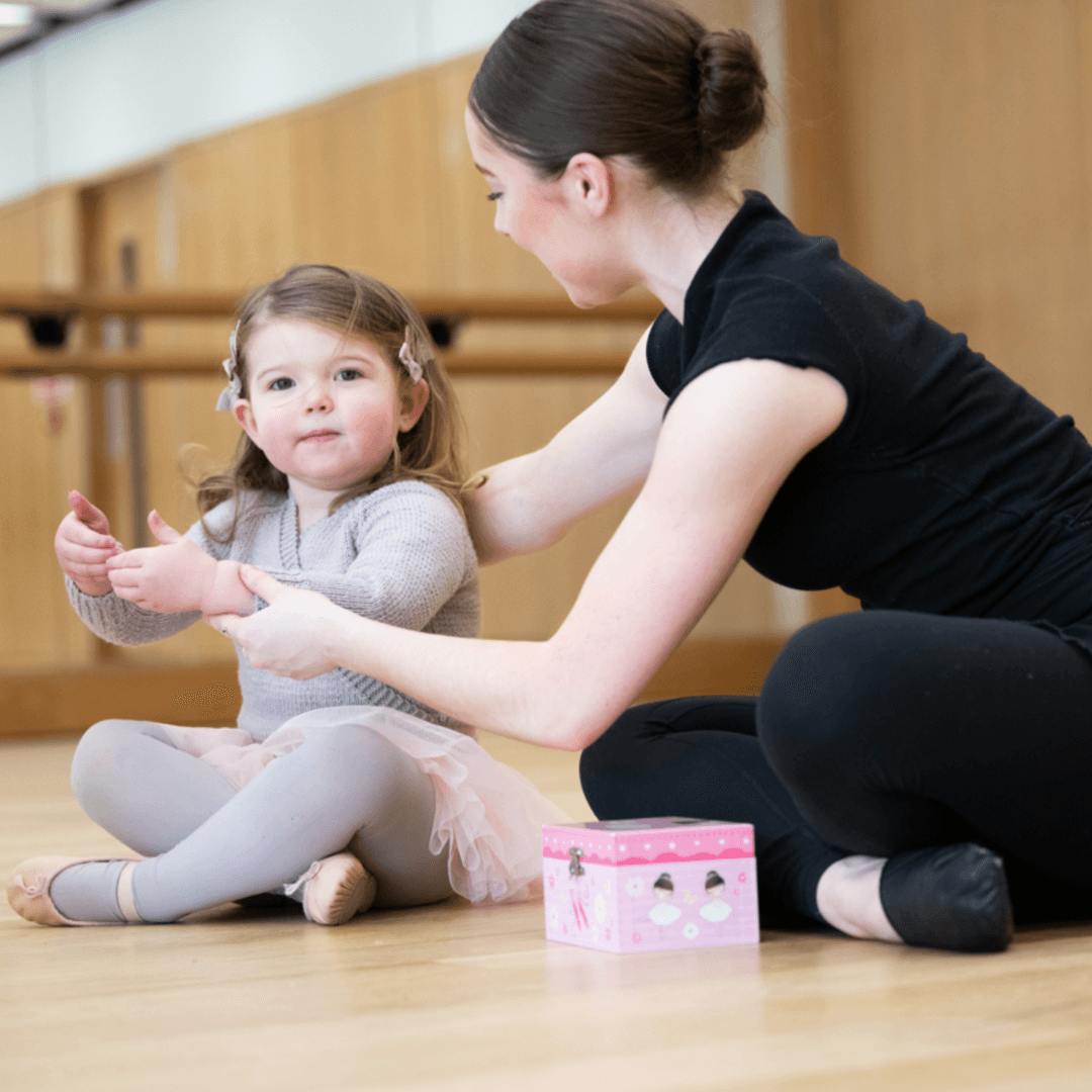 Beginner Ballet | Age: 3-4y | Saturday at 2.30 - 3.00pm | Fulham - Full Term - Dakoda&