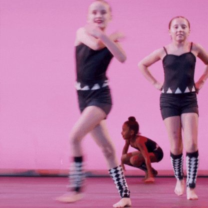 أكرو | صالة ألعاب رياضية | حيل | العمر: ١١-١٦ سنة | السبت من الساعة ١٢:١٥ إلى ١:٠٠ ظهرًا | MH - نايتسبريدج - الفصل الدراسي الكامل - من سبتمبر