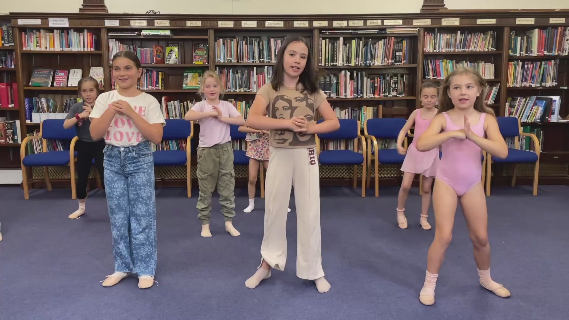 Musical theatre classes in chelsea. Singing and dancing in class